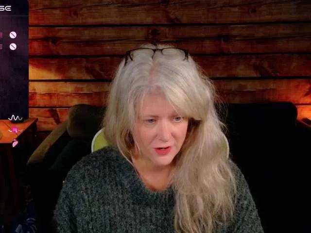 Offline Alicescuriosity on BongaCams