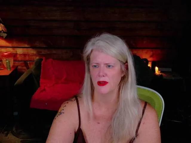 Offline Alicescuriosity on BongaCams