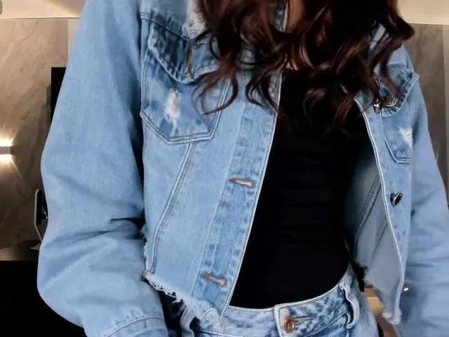 Offline AnaisNin1 on BongaCams