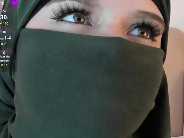 Offline Anna-henao on BongaCams