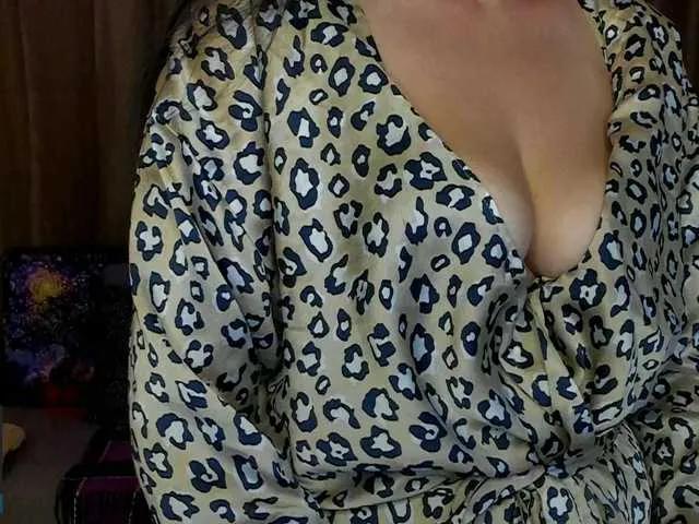 Offline Annakillkiss on BongaCams