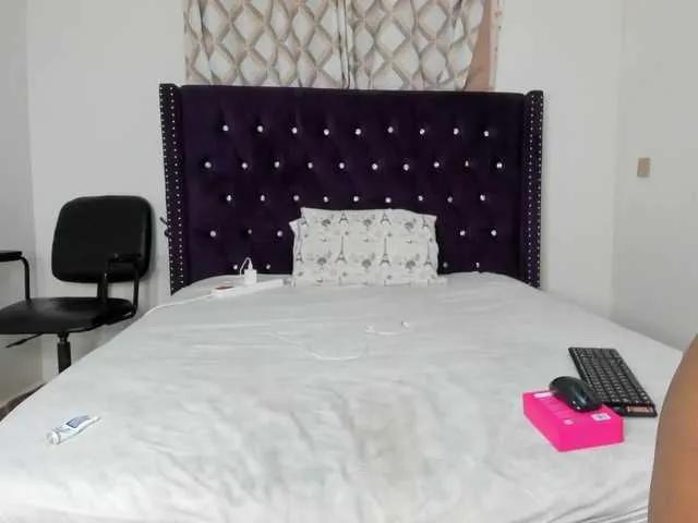 Offline Busty-Bree on BongaCams