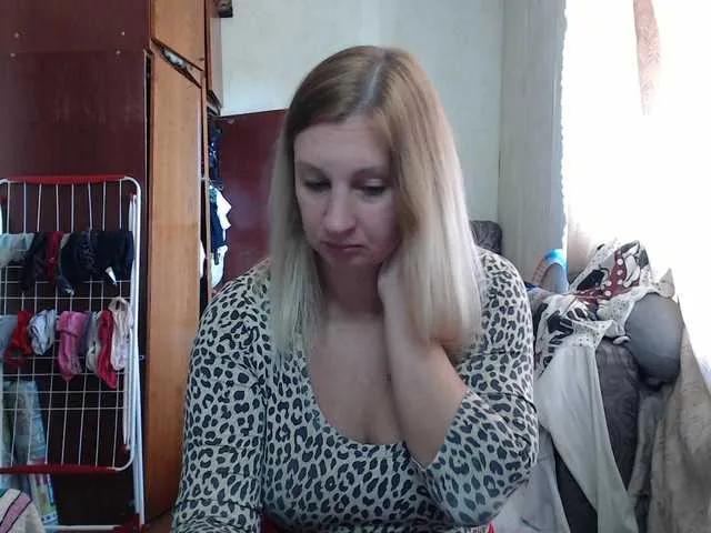 Offline BustyBlondy on BongaCams