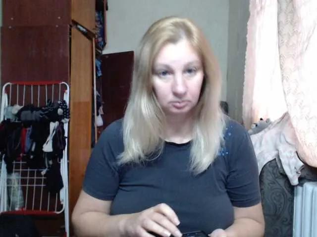 Offline BustyBlondy on BongaCams