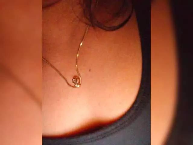 Offline DiVona on BongaCams