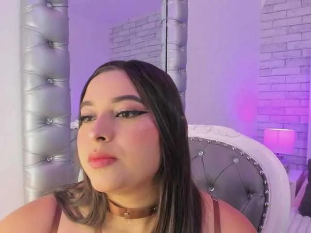 EinnyMure on BongaCams 