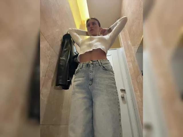 Offline EwaBrown on BongaCams