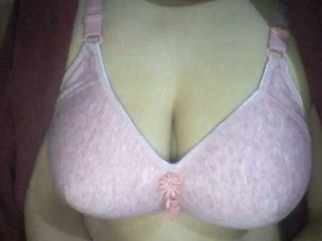 Offline indiagirl50 on BongaCams