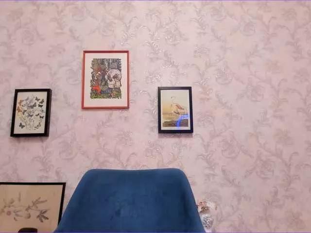 Offline iolantthe on BongaCams