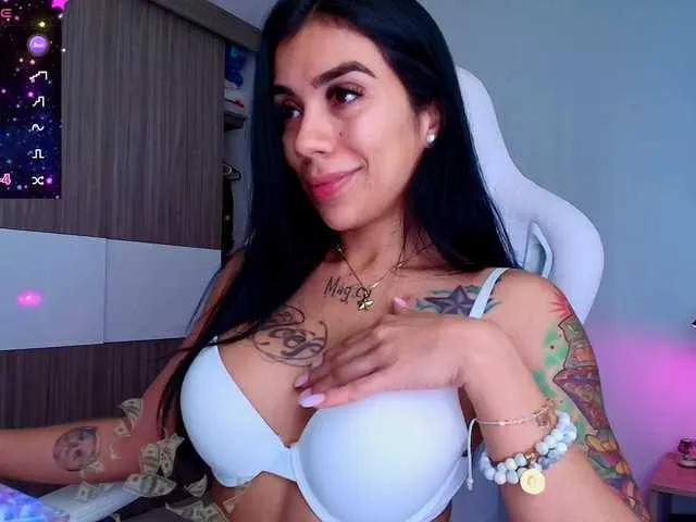 Offline juanita-fox on BongaCams