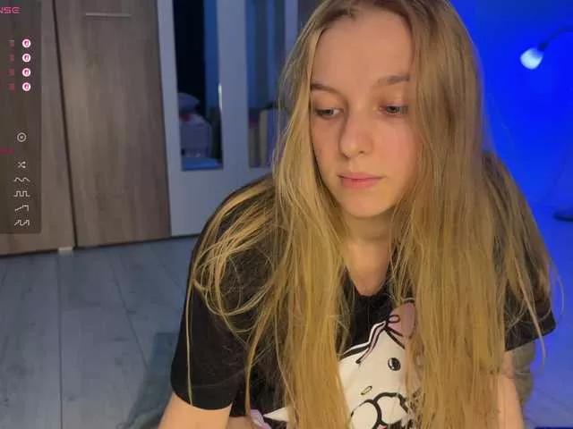 Offline jucieLussie on BongaCams