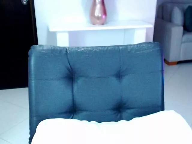 Freechat julietjohnson on BongaCams