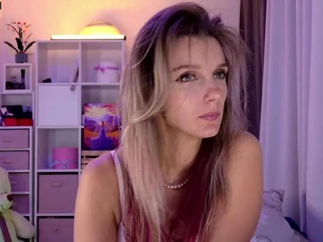 Offline Karamelsw on BongaCams