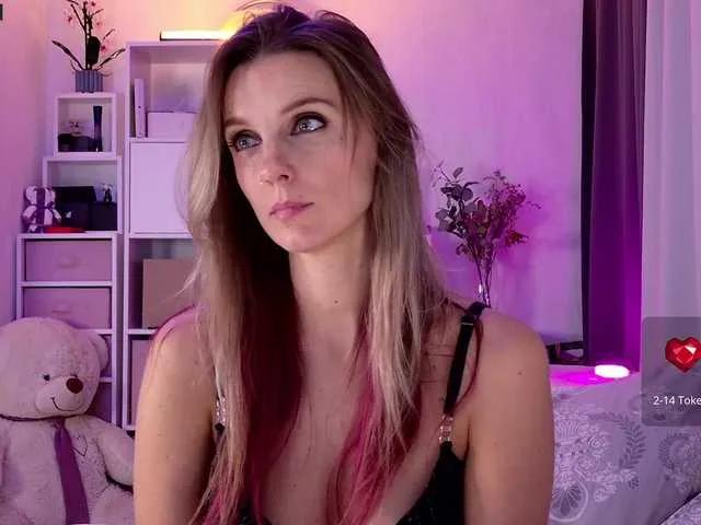 Offline Karamelsw on BongaCams