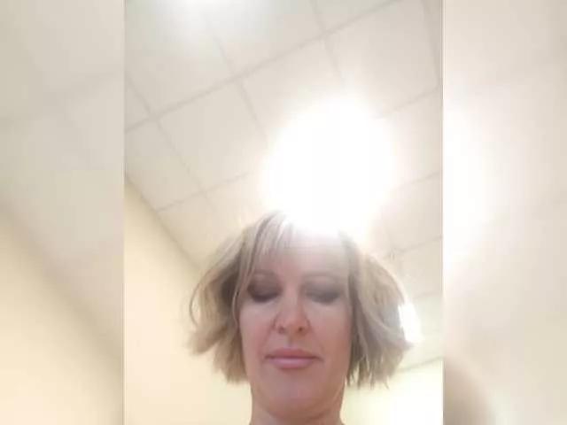 Offline LagoonJoy on BongaCams