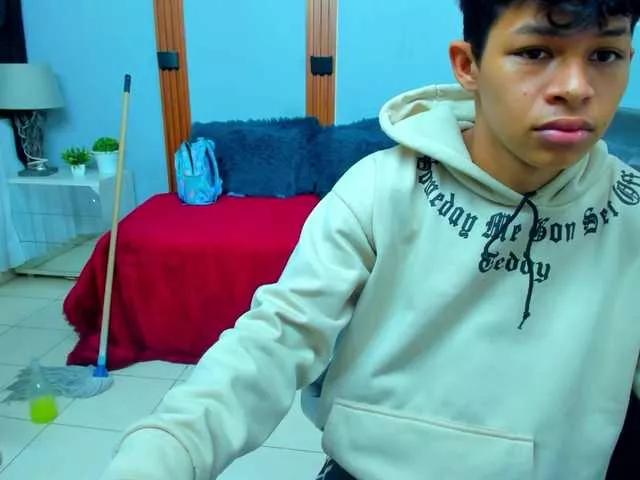 Offline leslieanddrako on BongaCams