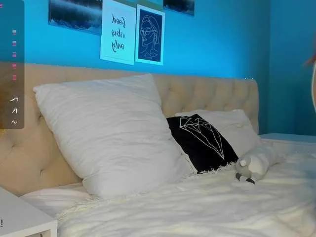 Offline Lisa-foxy on BongaCams