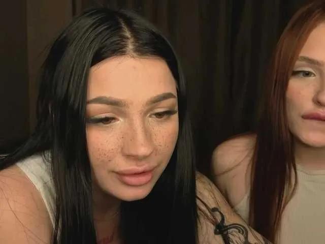 Offline LisaAndDenis on BongaCams