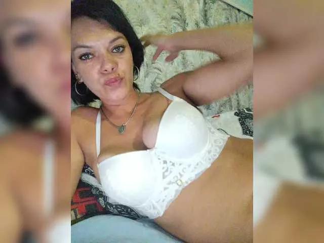 Offline Lois-Lorrie on BongaCams