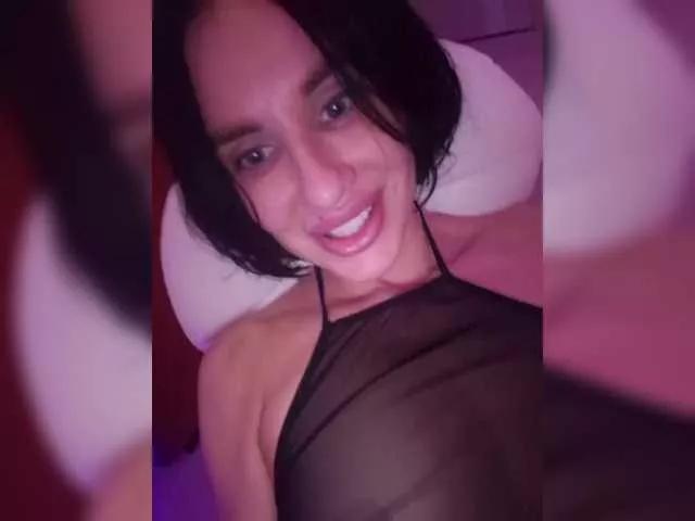 LolaLee on BongaCams 