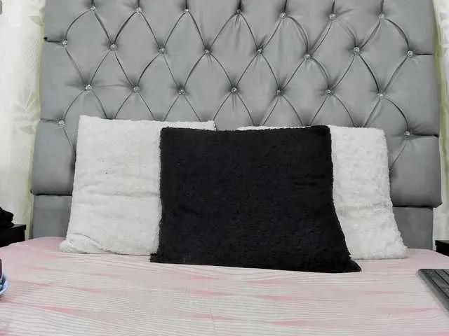 Offline lunaeva23 on BongaCams