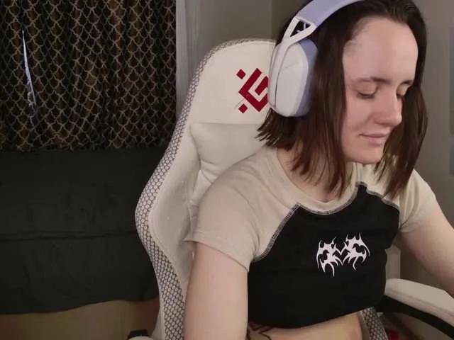 Offline LunaL0ve on BongaCams