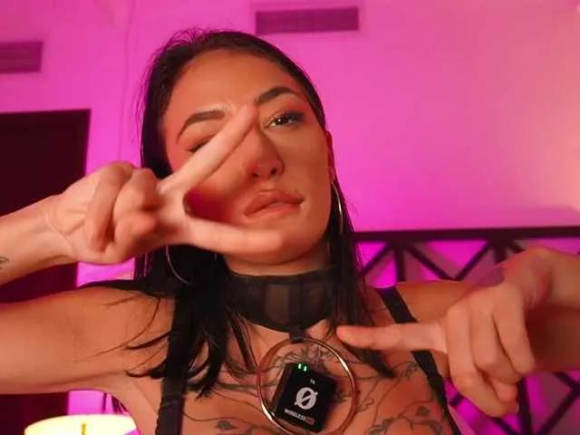 Offline LunaMystyque on BongaCams