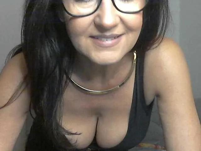 Offline MilfRalia on BongaCams