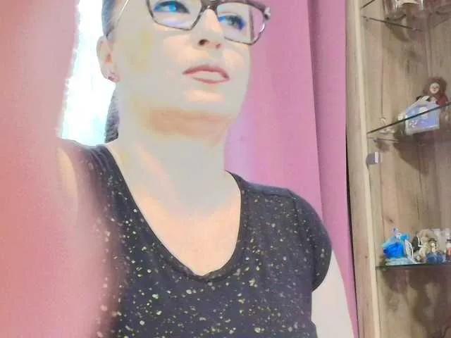 Offline MorenaKataly on BongaCams