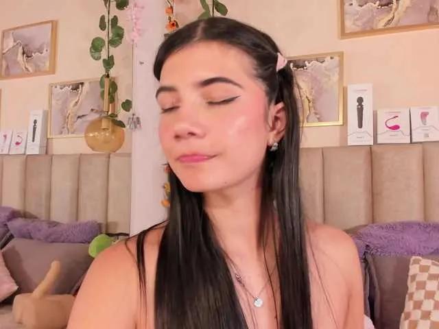 Offline pikayle on BongaCams