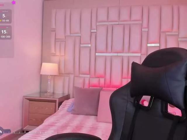 Offline RachelCooper on BongaCams