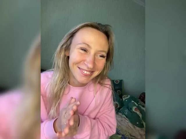 Offline Saveta on BongaCams