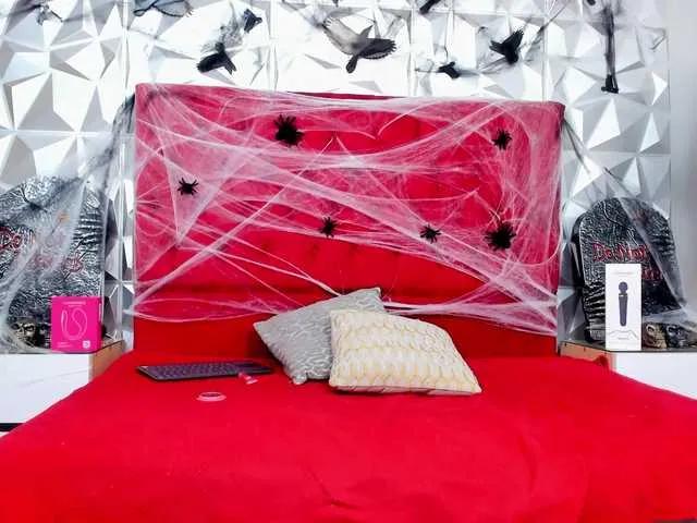 Offline steacy-19 on BongaCams