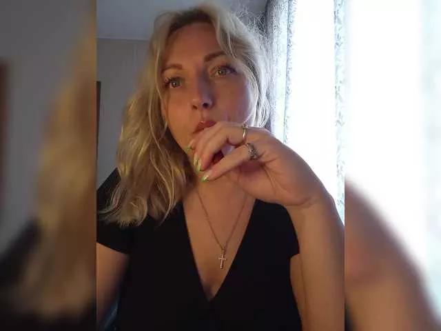 Offline Tanysha-1 on BongaCams