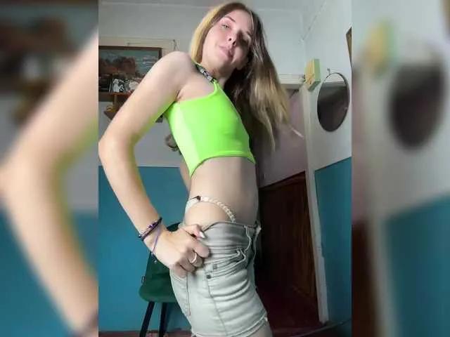 Offline VelvetMoon11 on BongaCams