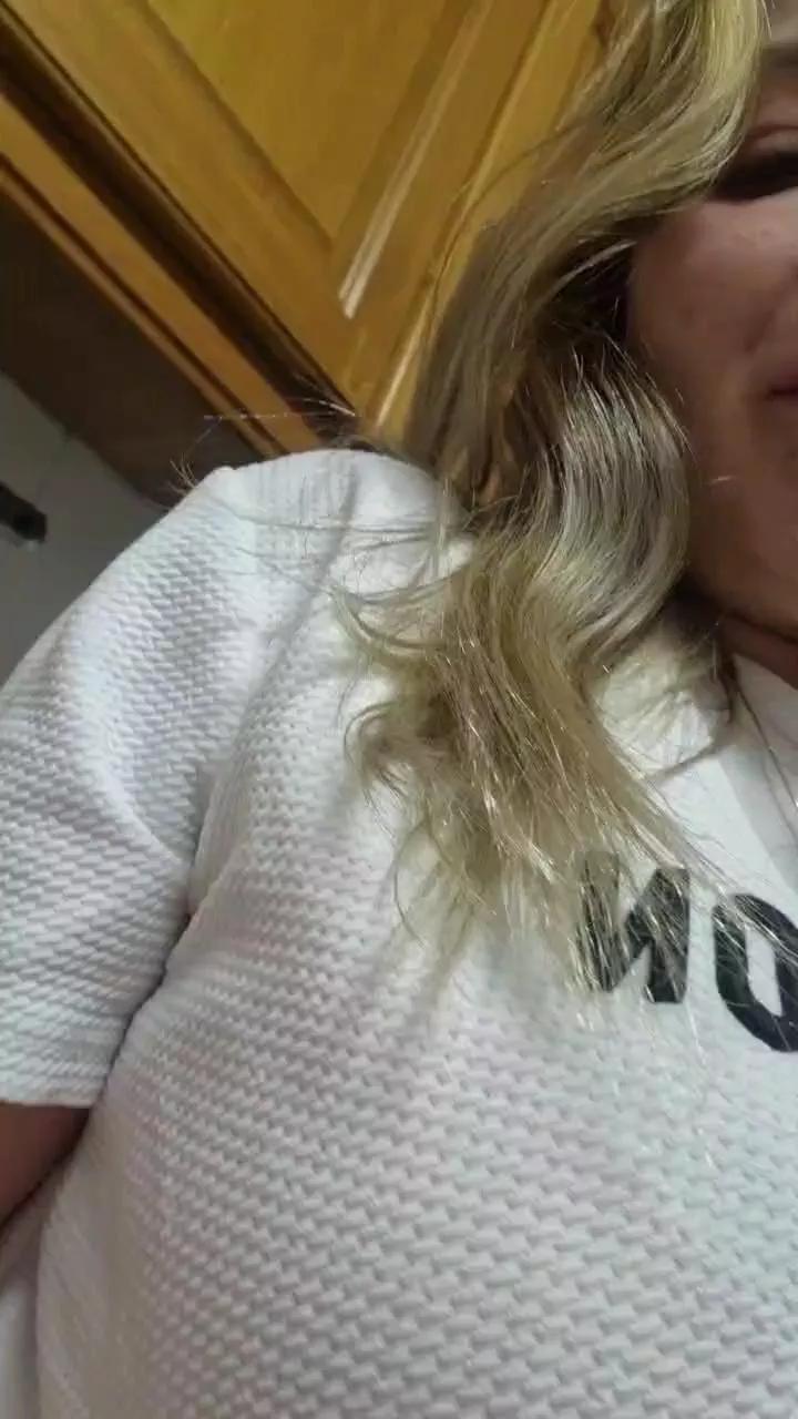 Offline 18Pomposita on Cam4