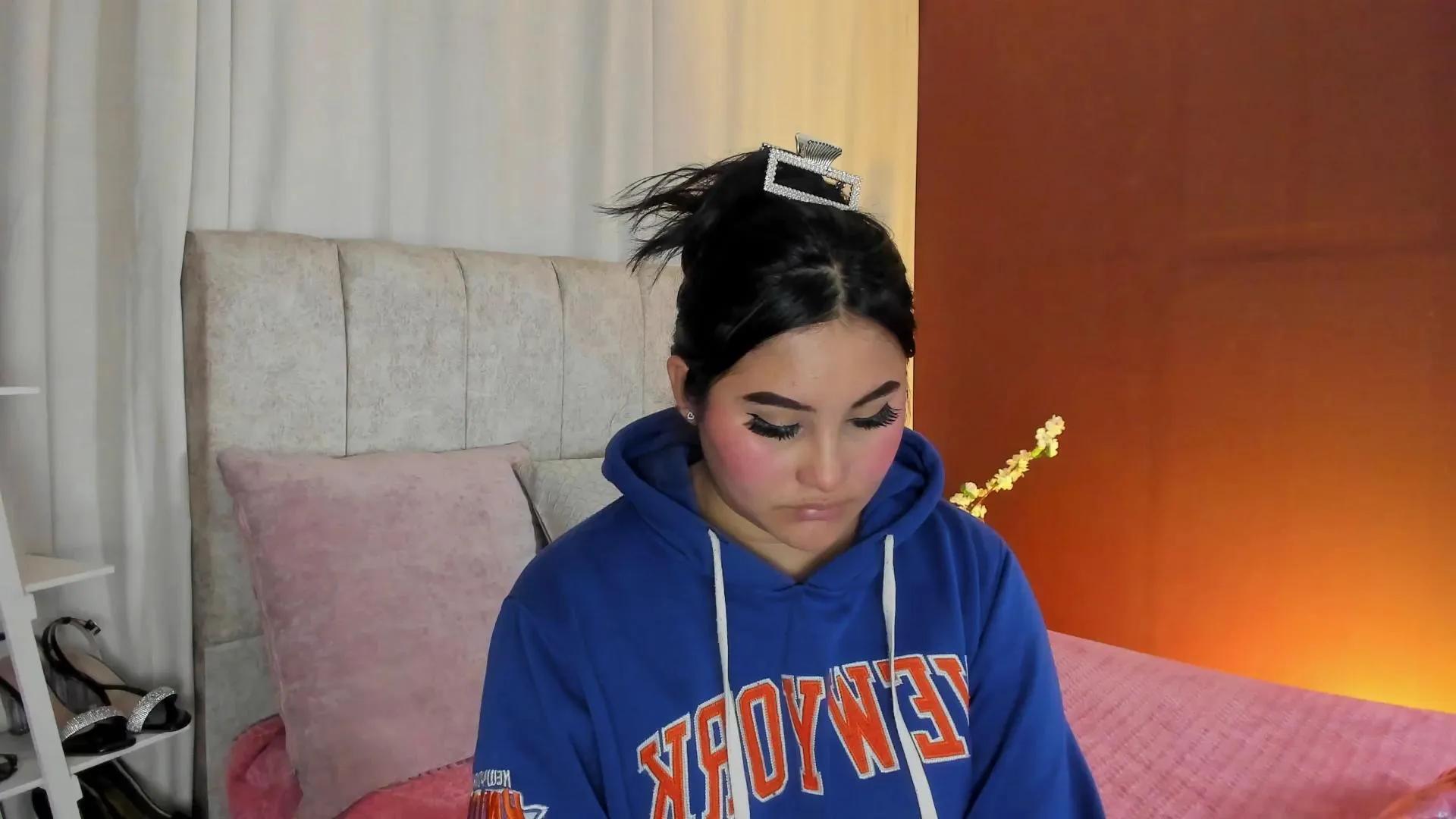 Offline _Little_Ivy on Cam4