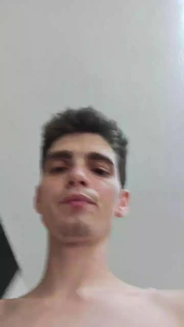 Offline albertillo2 on Cam4