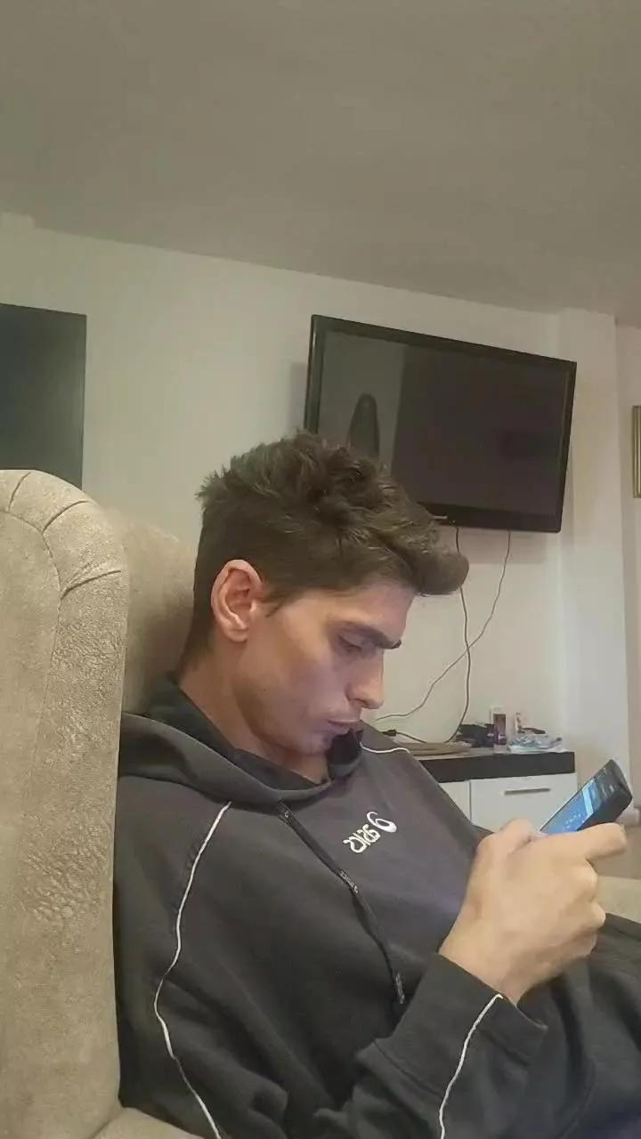 Offline albertillo2 on Cam4