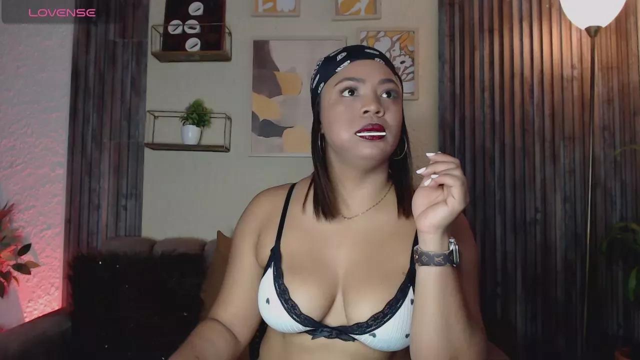 Offline AliceBigBooty on Cam4