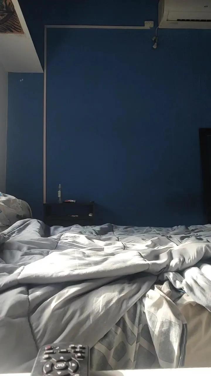 Offline Almita02 on Cam4