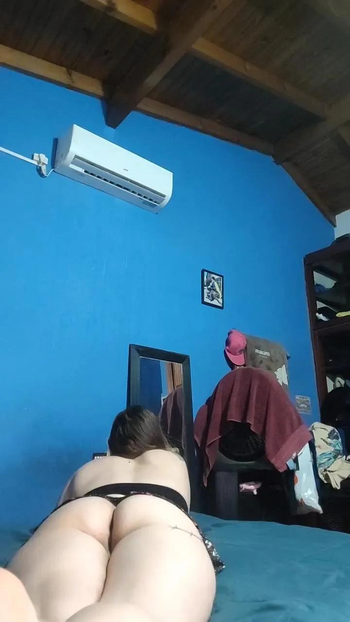 Offline Almita02 on Cam4