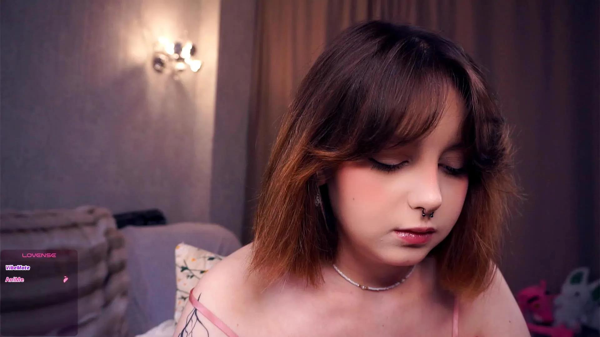 Offline AlodieCoey on Cam4