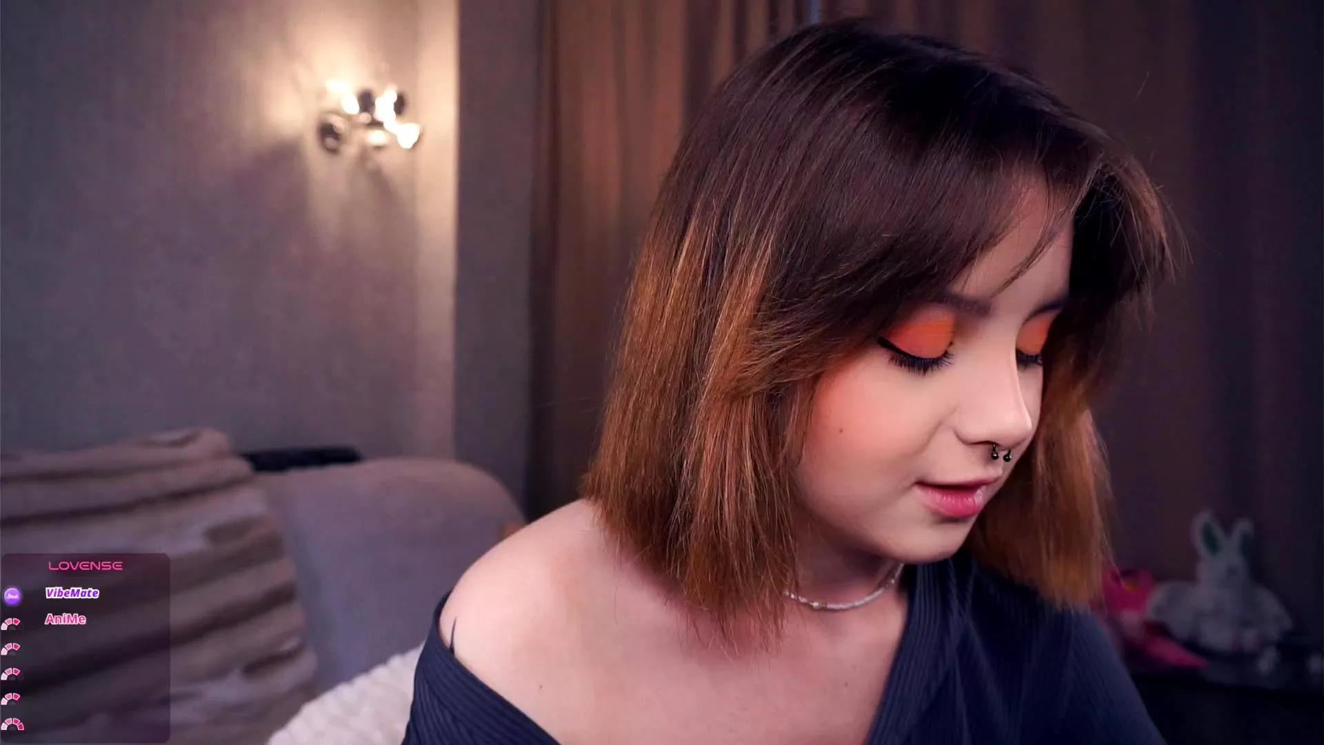 Offline AlodieCoey on Cam4