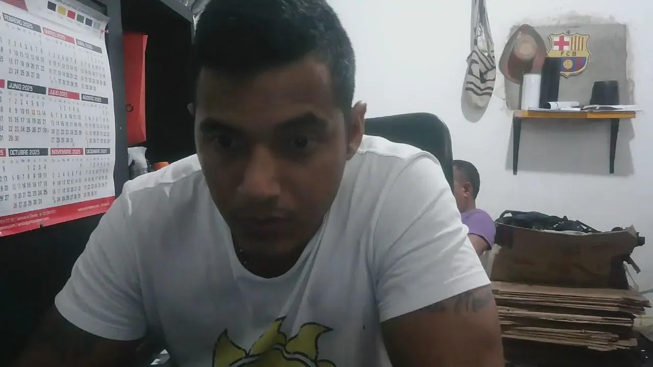 Cam4 AM92 is Freechat AM92 —  #threesome #cum #striptease #amateur #analtoys #milk #schoolgirl