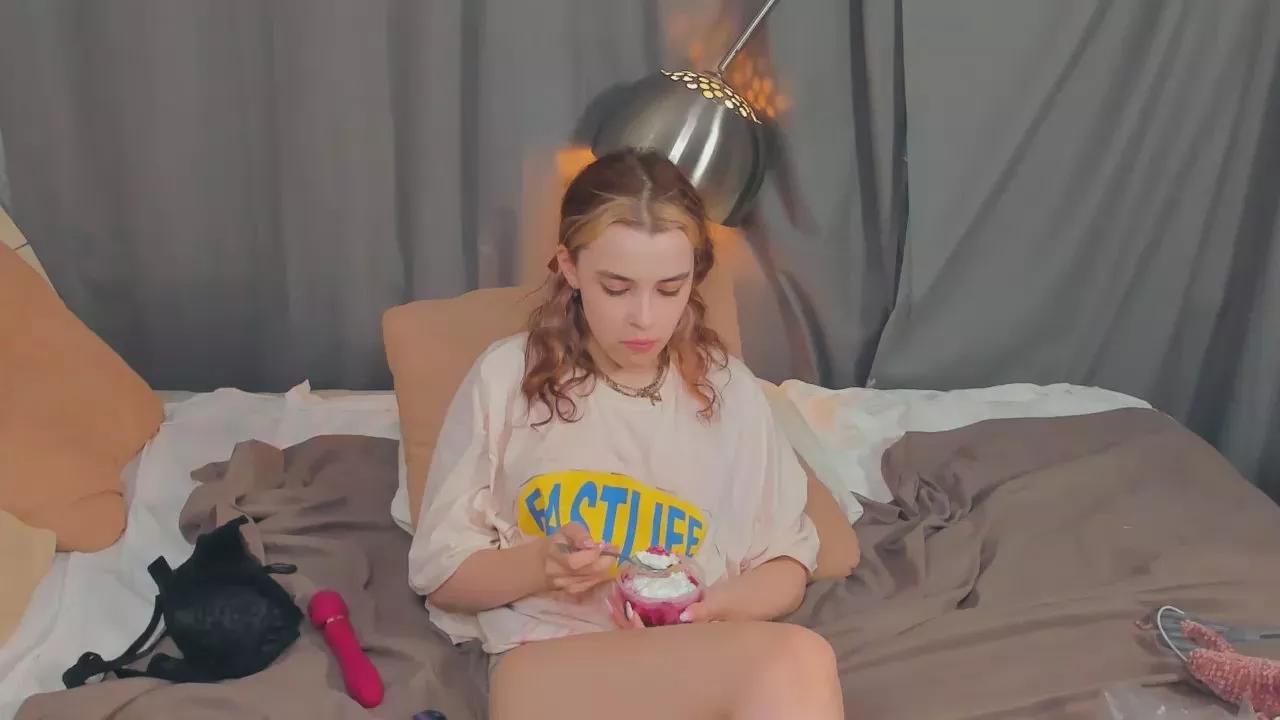 Offline AmieeVarrato on Cam4