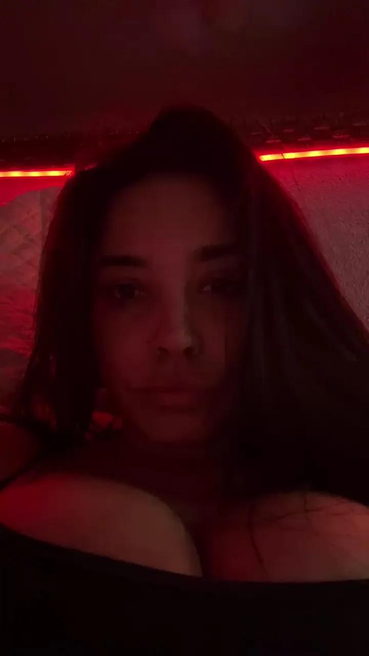 Offline anouk5 on Cam4