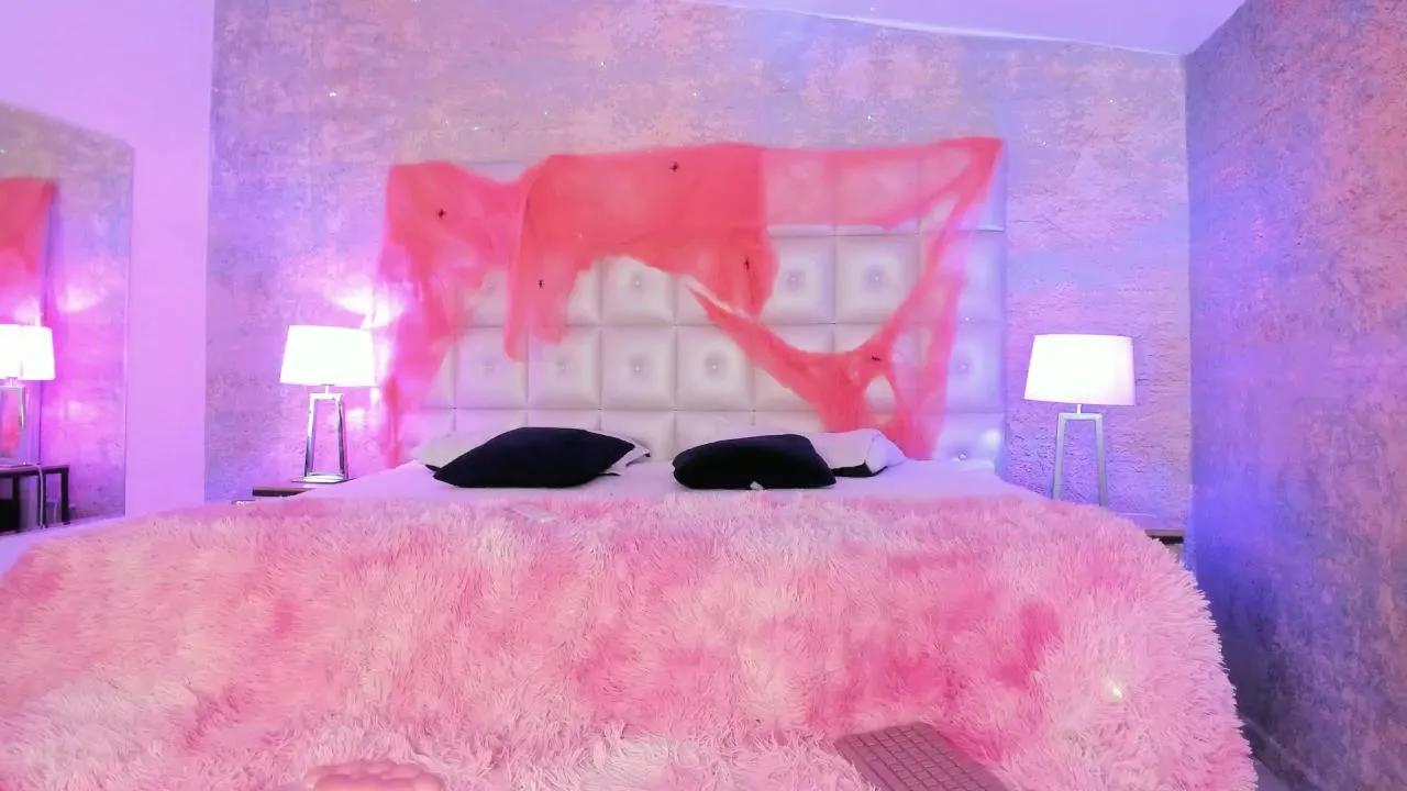 Offline AntonellaRossi on Cam4