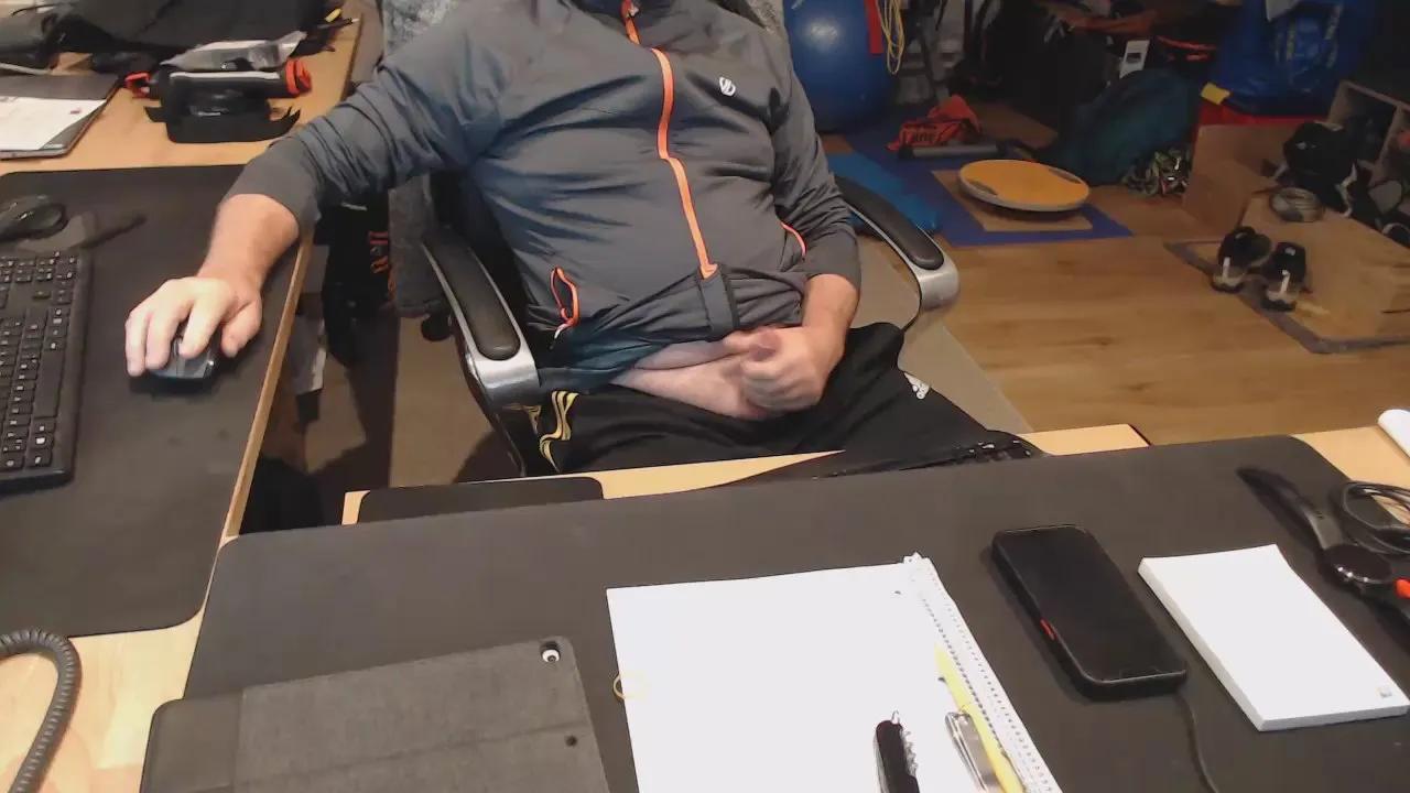 Offline armgai70 on Cam4