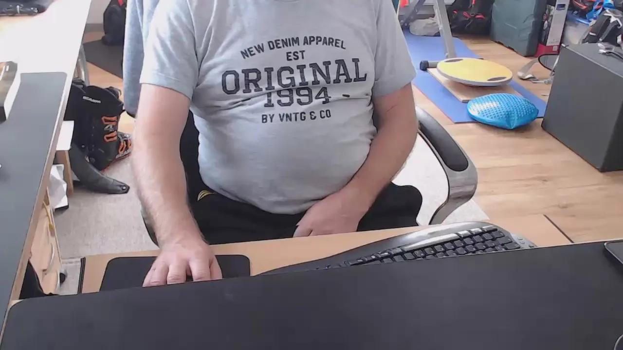 Offline armgai70 on Cam4